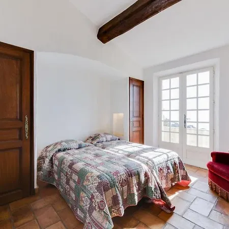Sainte-maxime Sleeps 6 Pool Wifi