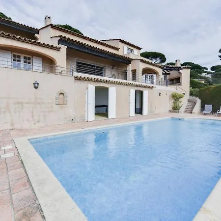 Sainte-maxime Sleeps 6 Pool Wifi